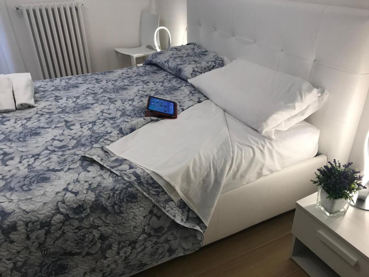 B&B Home Sweet Home - Affitti Brevi Italia มันเฟรโดเนีย ภายนอก รูปภาพ