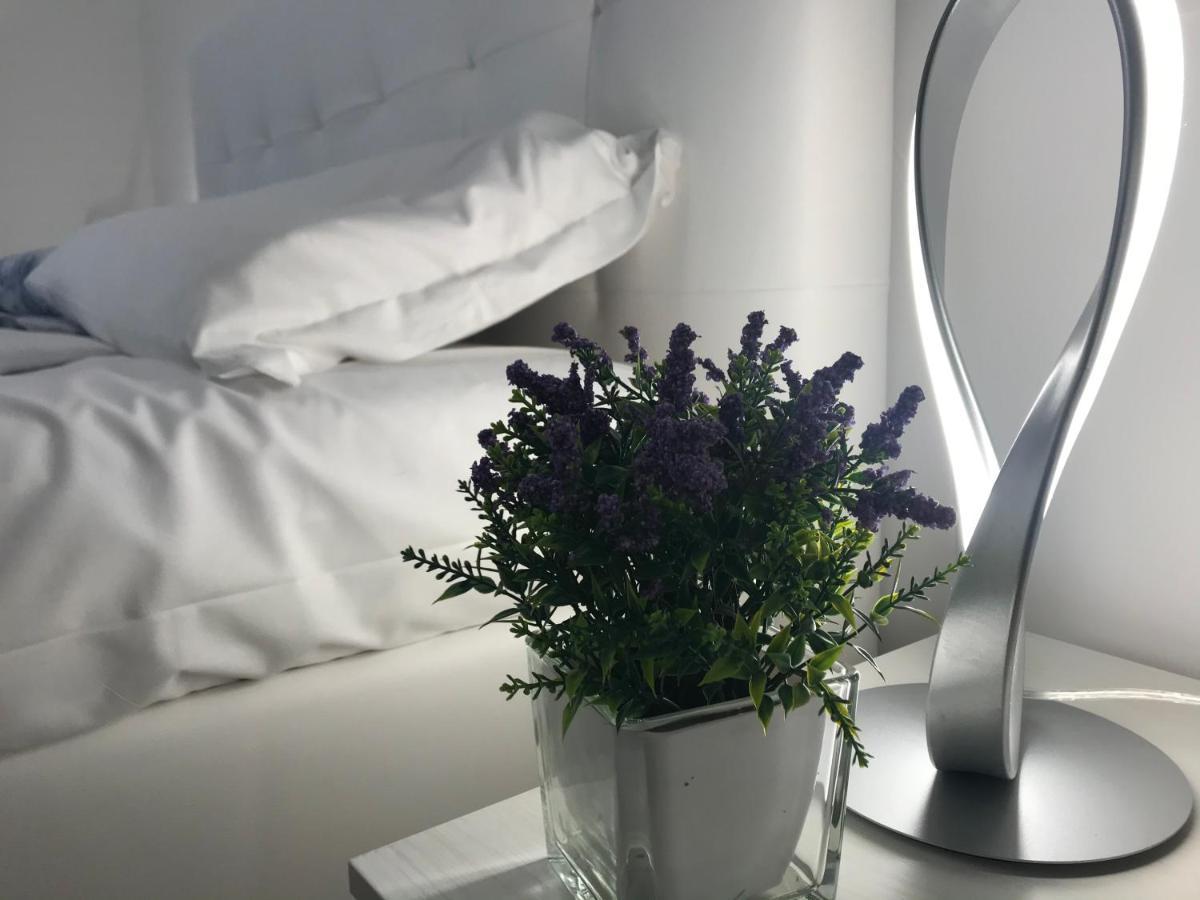 B&B Home Sweet Home - Affitti Brevi Italia มันเฟรโดเนีย ภายนอก รูปภาพ