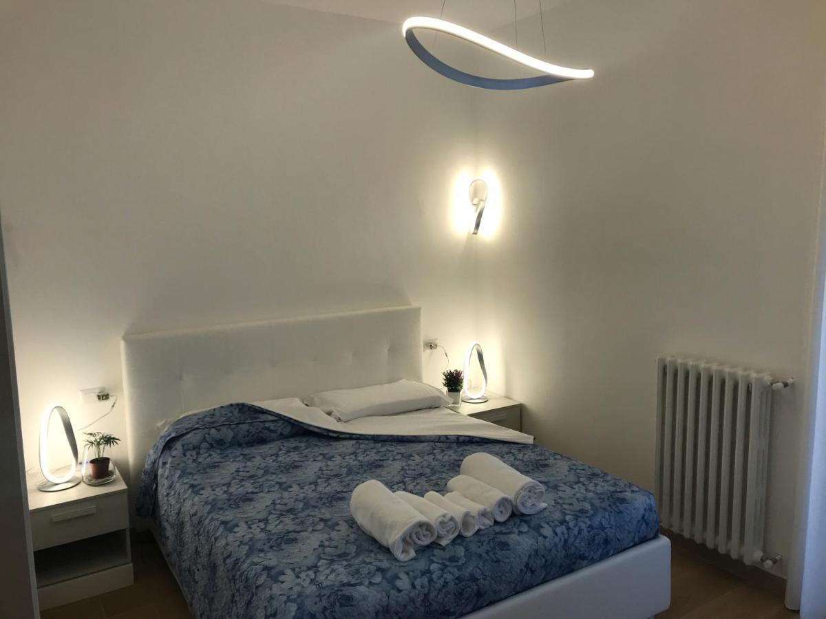 B&B Home Sweet Home - Affitti Brevi Italia มันเฟรโดเนีย ภายนอก รูปภาพ