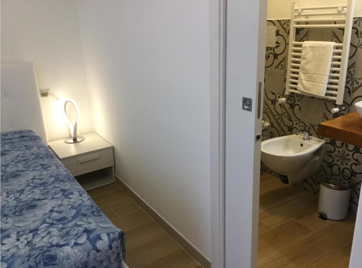 B&B Home Sweet Home - Affitti Brevi Italia มันเฟรโดเนีย ภายนอก รูปภาพ