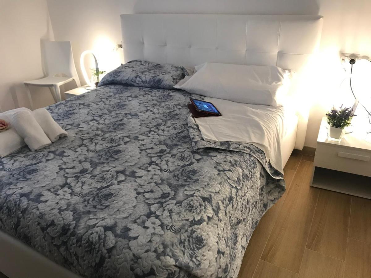 B&B Home Sweet Home - Affitti Brevi Italia มันเฟรโดเนีย ภายนอก รูปภาพ